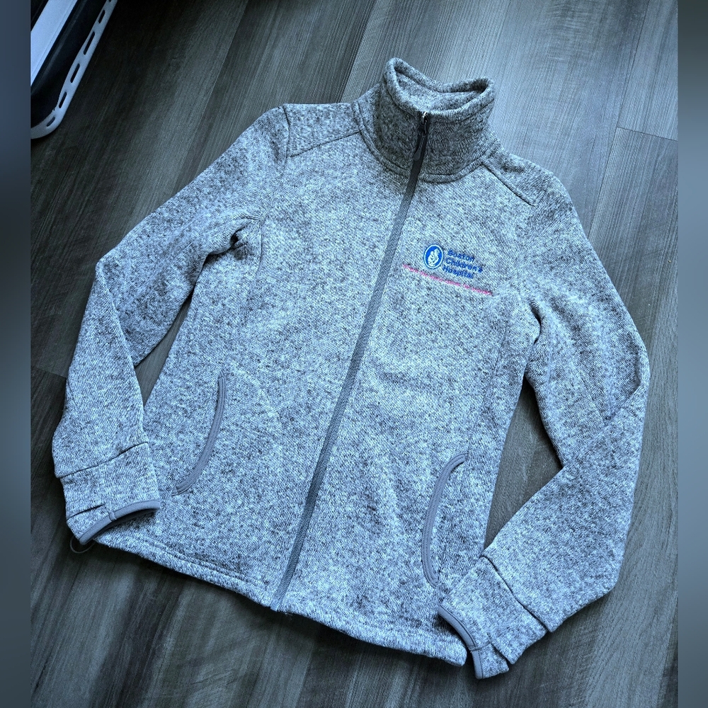 NWOT Authentic Boston Children's Hospital Heather Gray Zip-up Fleece Jacket
